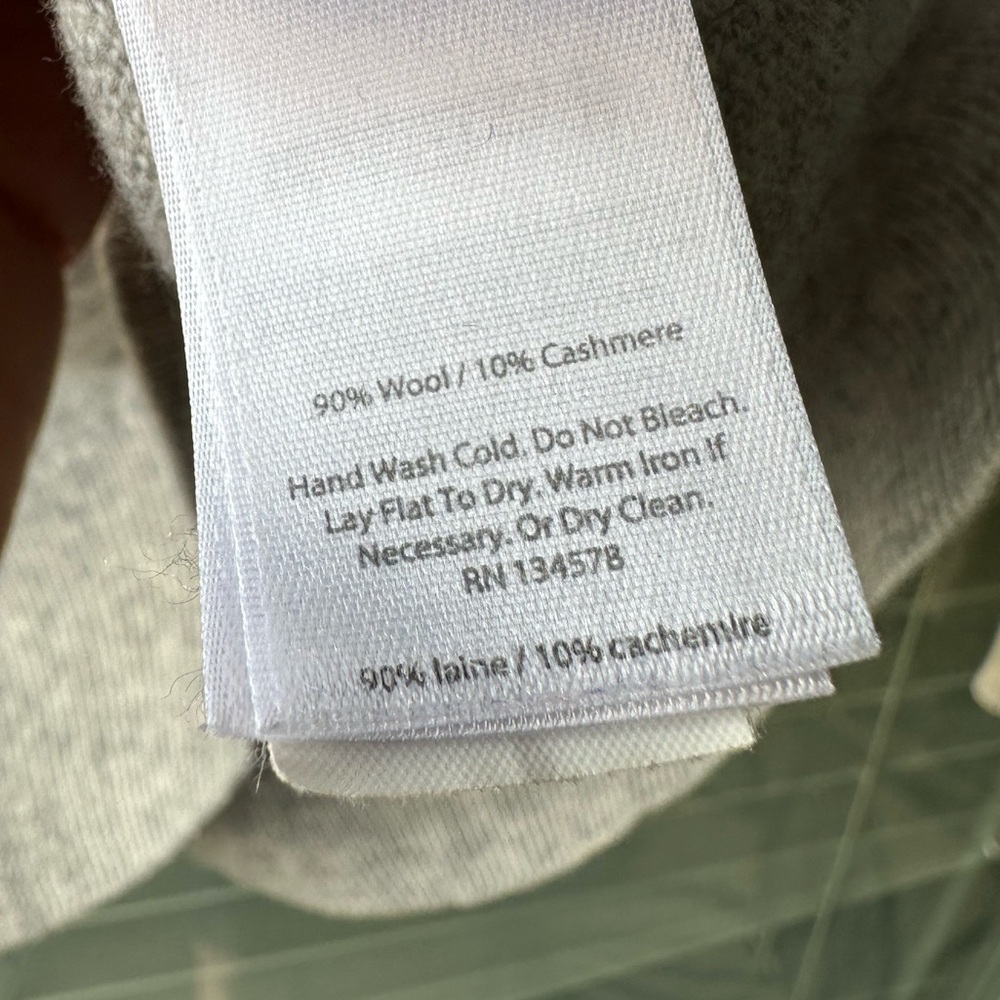 Vineyard Vines Cashmere Wool Sweater - Picture 7 of 7